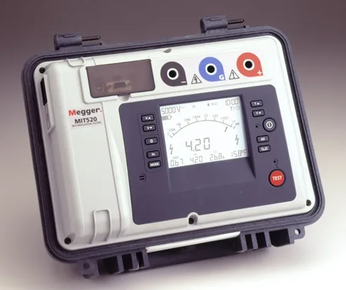 Megaohmmetro (tester di isolamento) per la diagnostica dei motori elettrici